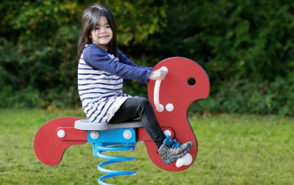 幼儿园应该如何选择对的陕西游乐设备，才能招到更多的小朋友