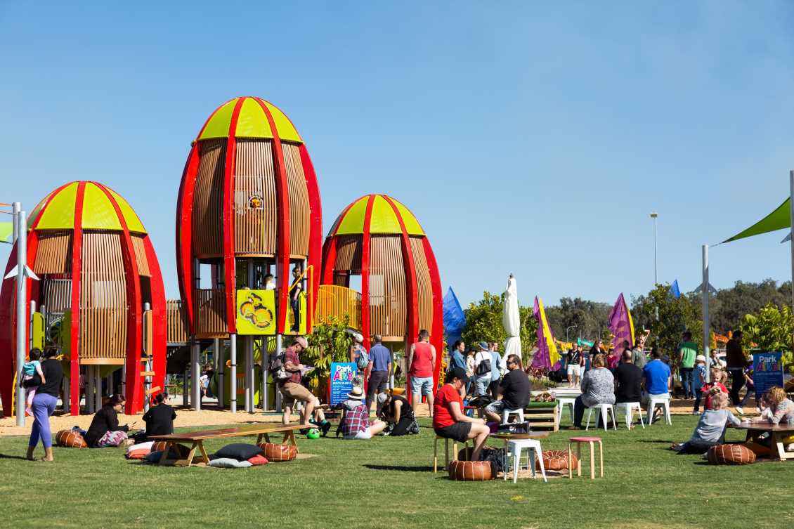 陕西主题乐园定制：大型游乐场游乐设备对孩子的成长有哪些好处？